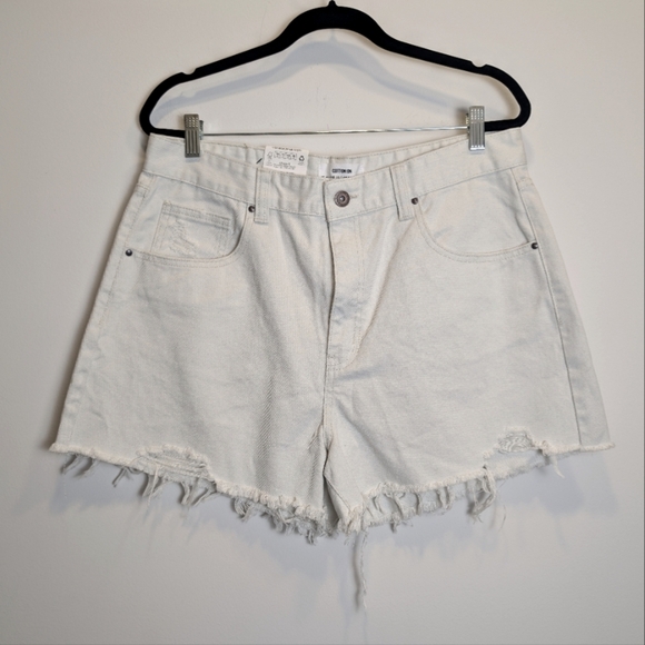 Cotton On Whitehaven Rip Raw Hem Distressed High Rise Mom Denim Shorts Size 12 - Picture 1 of 9